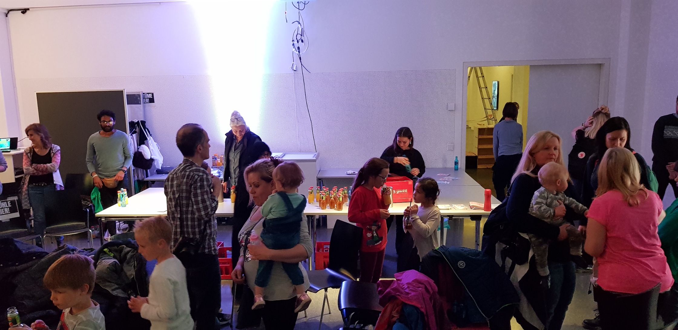 08.05.2019 Ausstellungseröffnung Die Dinge zum Laufen bringen165707 Kopie