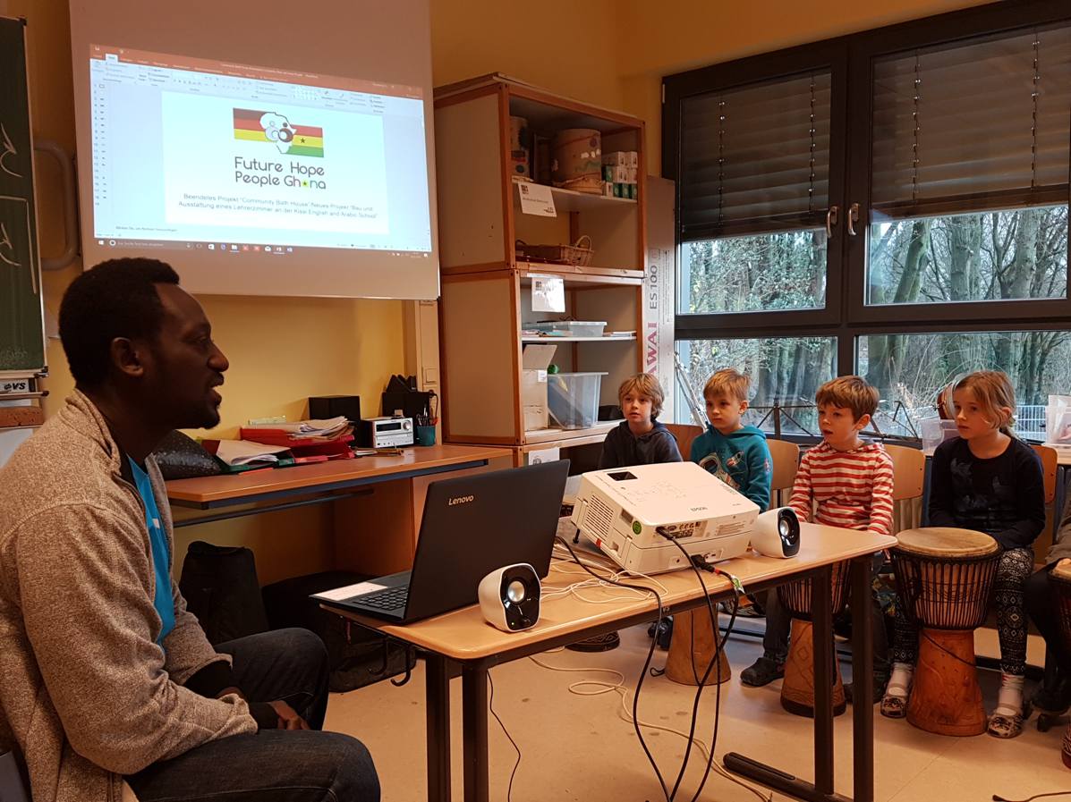 14.12.2017 Trommelbesuch aus Ghana101000 Kopie