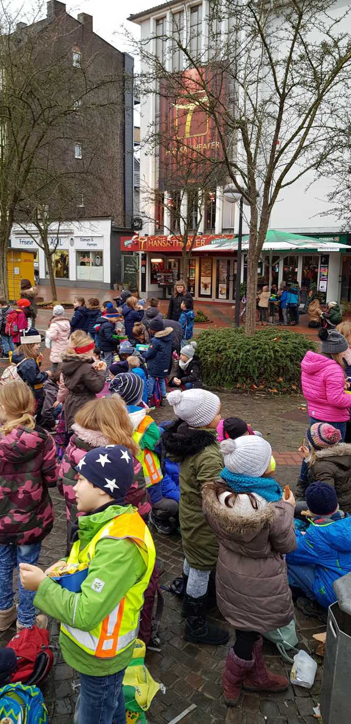 20.12.2018 letzter Schultag und Theater Ela Eisbär093348 Kopie