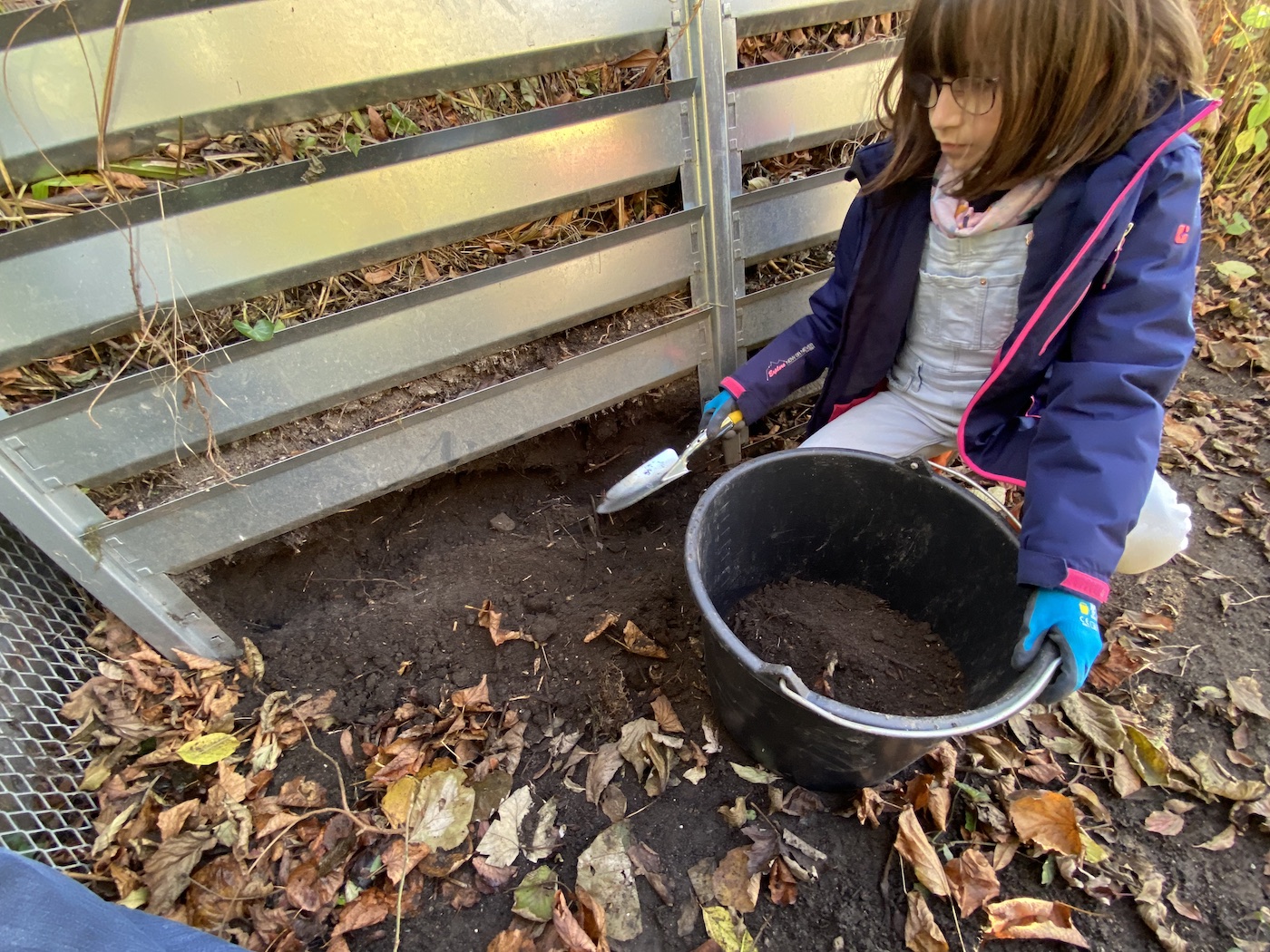 09.11.2021 Schulgarten Stein auf Stein19 Kopie