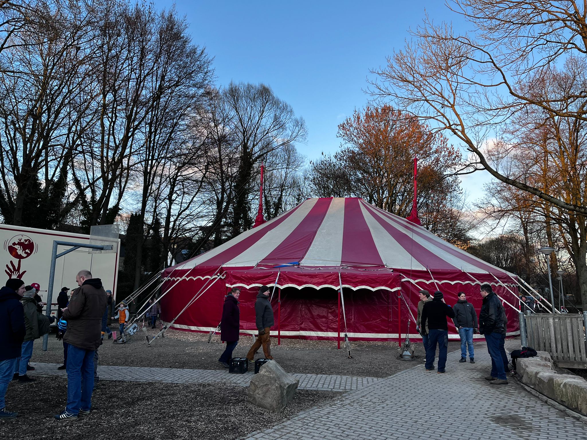 26.02.2023 Zirkusfotbildung und Zeltaufbau Kopie