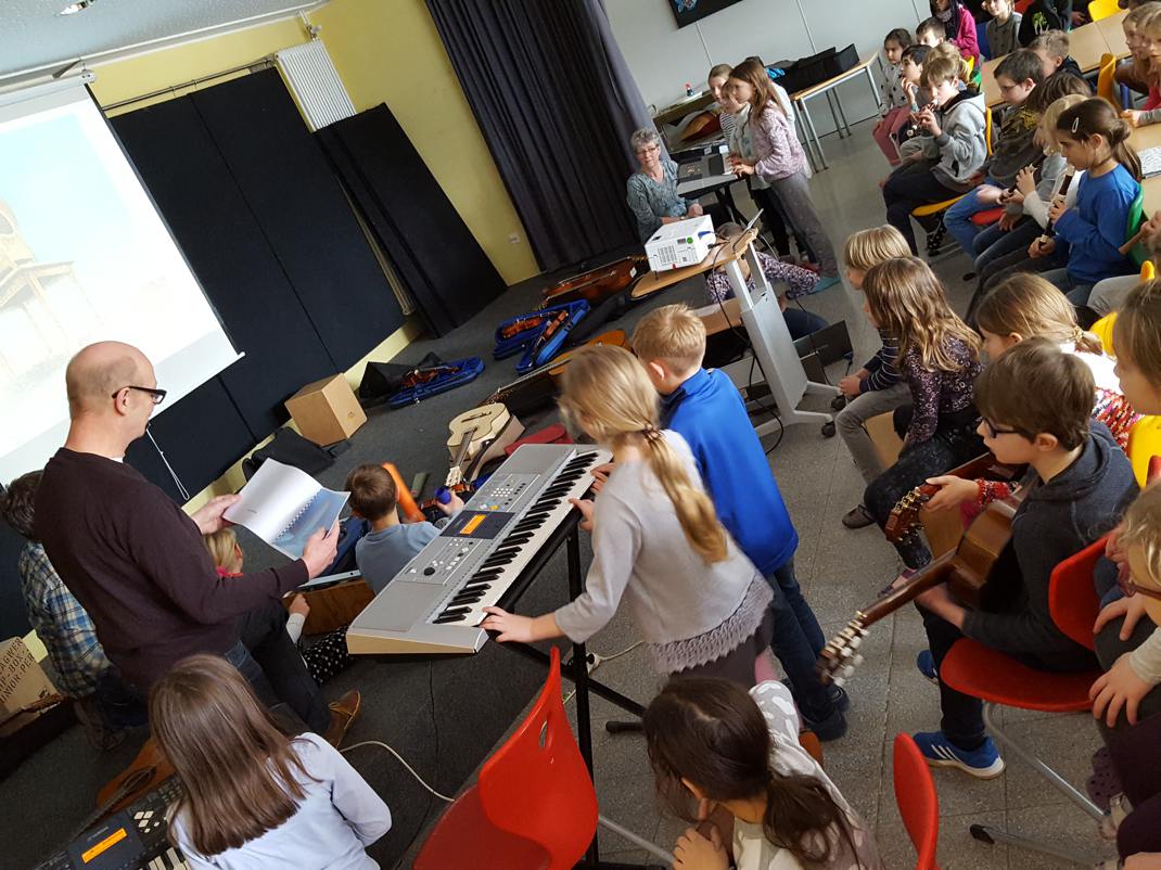 09.03.2017 Präsentation der Ensemblegruppen Bilderbuchverklanglichung111129 Kopie