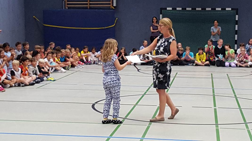 31.05.2017 Urkunden Bundesjugendspiele und Klassenfoto112153 Kopie